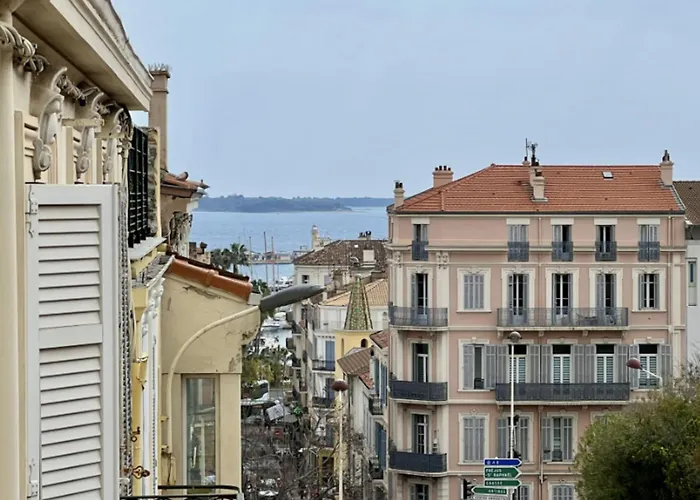 38m With Sea View Apartamento